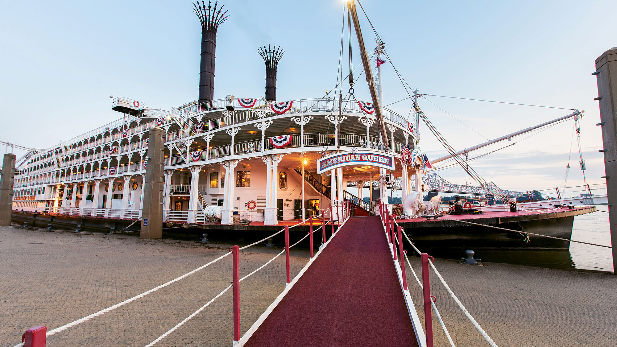 Passengers on the American Queen and other ships in the American Queen Steamboat Company and sister line Victory will need Covid-19 vaccinations.