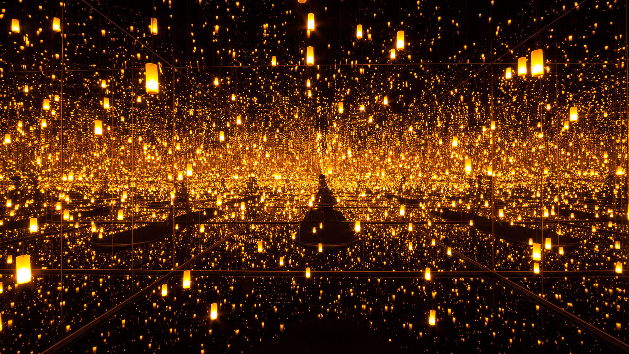 Japanese artist Yayoi Kusama is bringing one of her popular infinity mirrored rooms to the Bellagio Gallery of Fine Art.