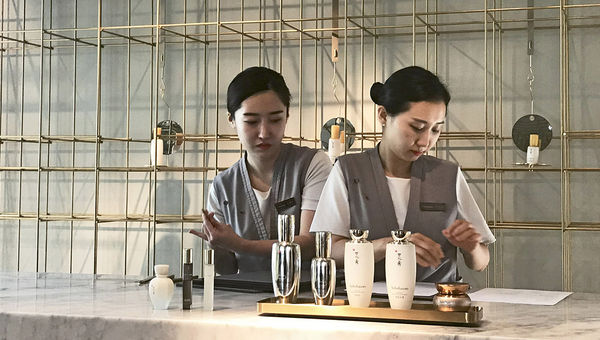 At the main store of Sulwhasoo, one of South Korea’s finest skin care brands. At the main store of Sulwhasoo, one of South Korea’s finest skin care brands.