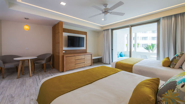 All the guestrooms at the Izla Hotel feature ocean-facing balconies. All the guestrooms at the Izla Hotel feature ocean-facing balconies.