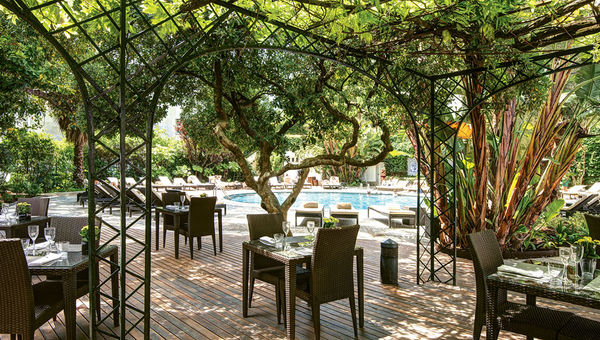 The pool bar at the Tivoli Avenida Liberdade Lisboa. The pool bar at the Tivoli Avenida Liberdade Lisboa.