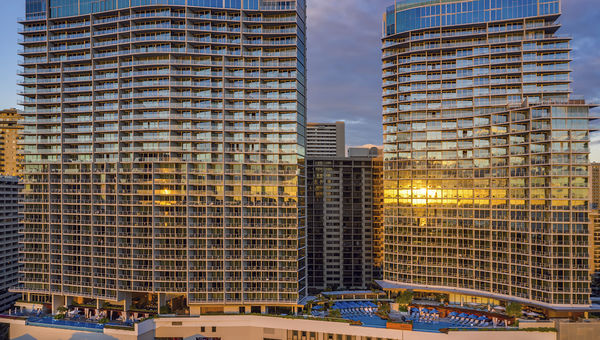 The resort’s Diamond Head Tower, right, opened in October, adding a second pool and other amenities. The resort’s Diamond Head Tower, right, opened in October, adding a second pool and other amenities.