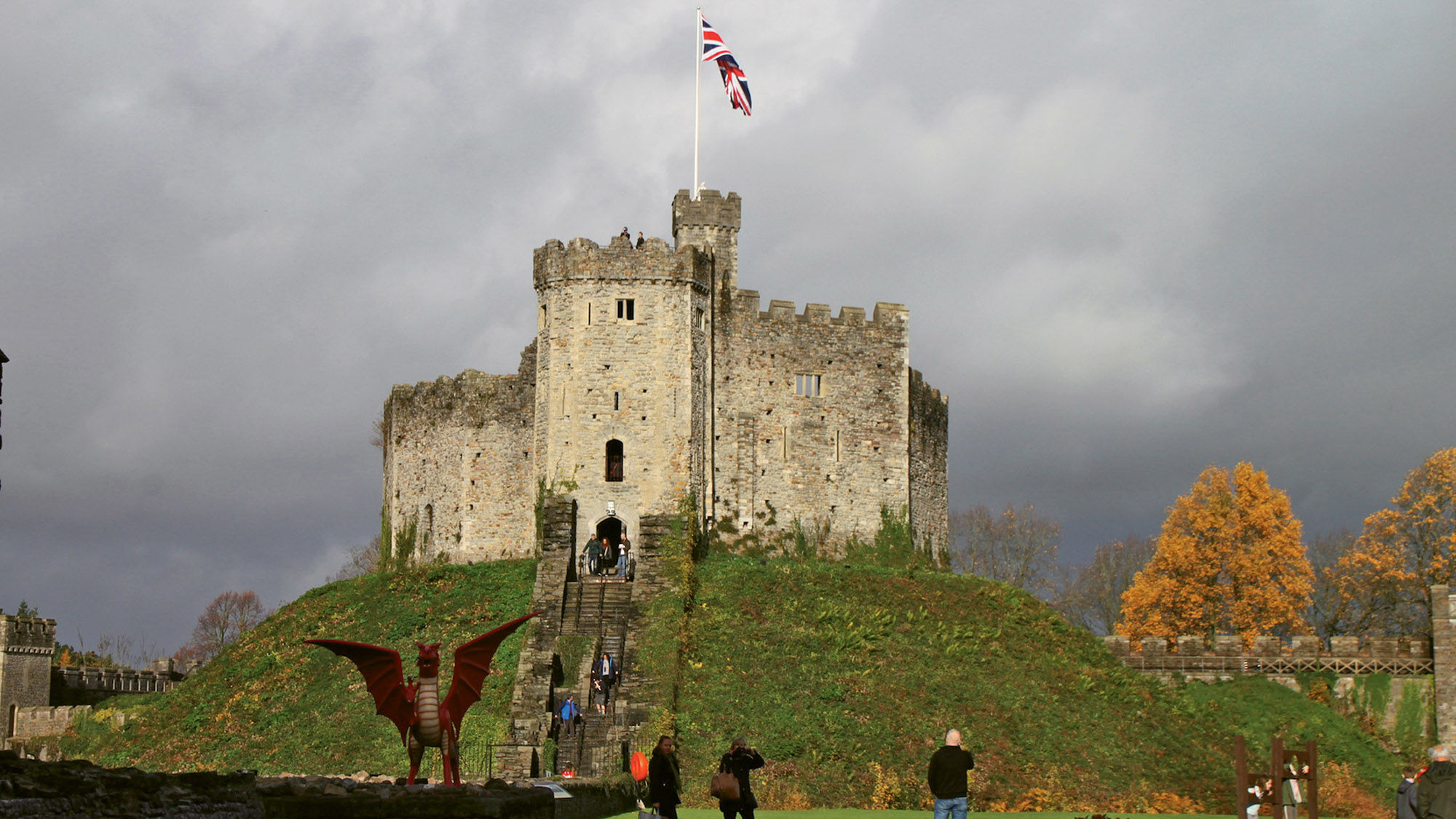 Visits to sites like Cardiff Castle are woven into Avanti Destinations’ Cardiff Lunch and Landmarks tour.