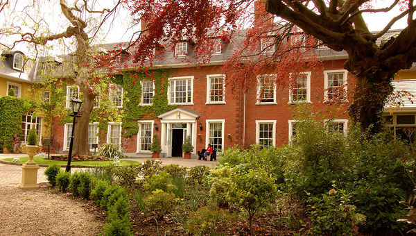Hayfield Manor Hotel's ambience blends city and country aesthetics. Hayfield Manor Hotel's ambience blends city and country aesthetics.
