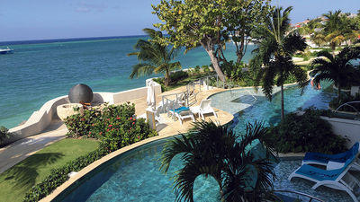 As part of its recently completed renovation, Sandals Montego Bay added its first swim-up suites.