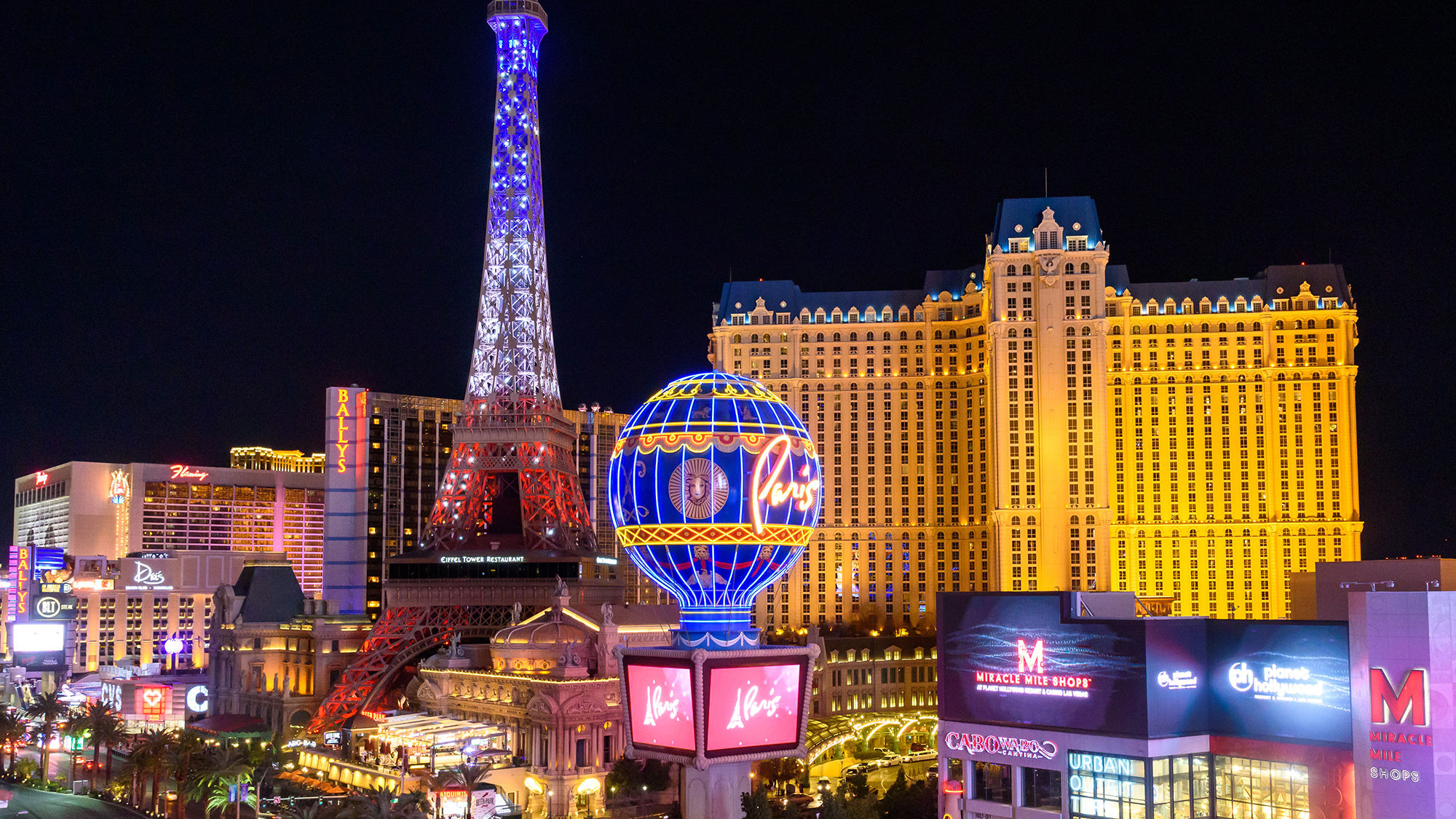 The new Eiffel Tower light show at Paris Las Vegas delivers a choreographed spectacle of illumination every 30 minutes between sunset and midnight.