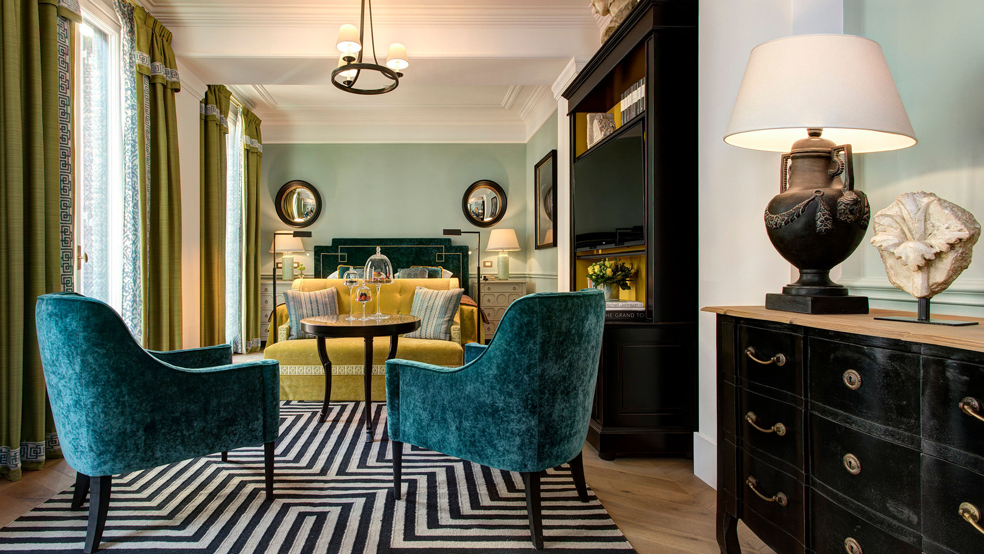 A room at the Hotel de la Ville.