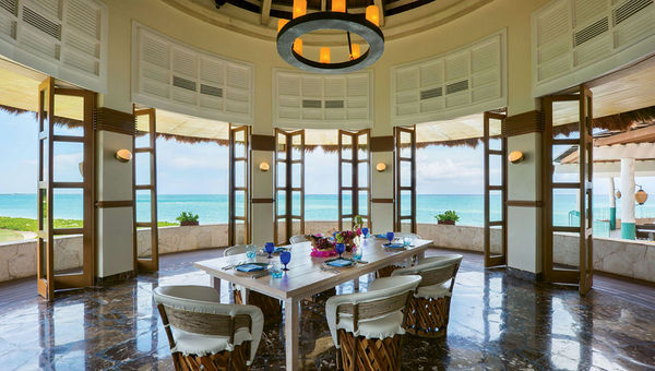 The resort’s Brisas poolside restaurant. The resort’s Brisas poolside restaurant.