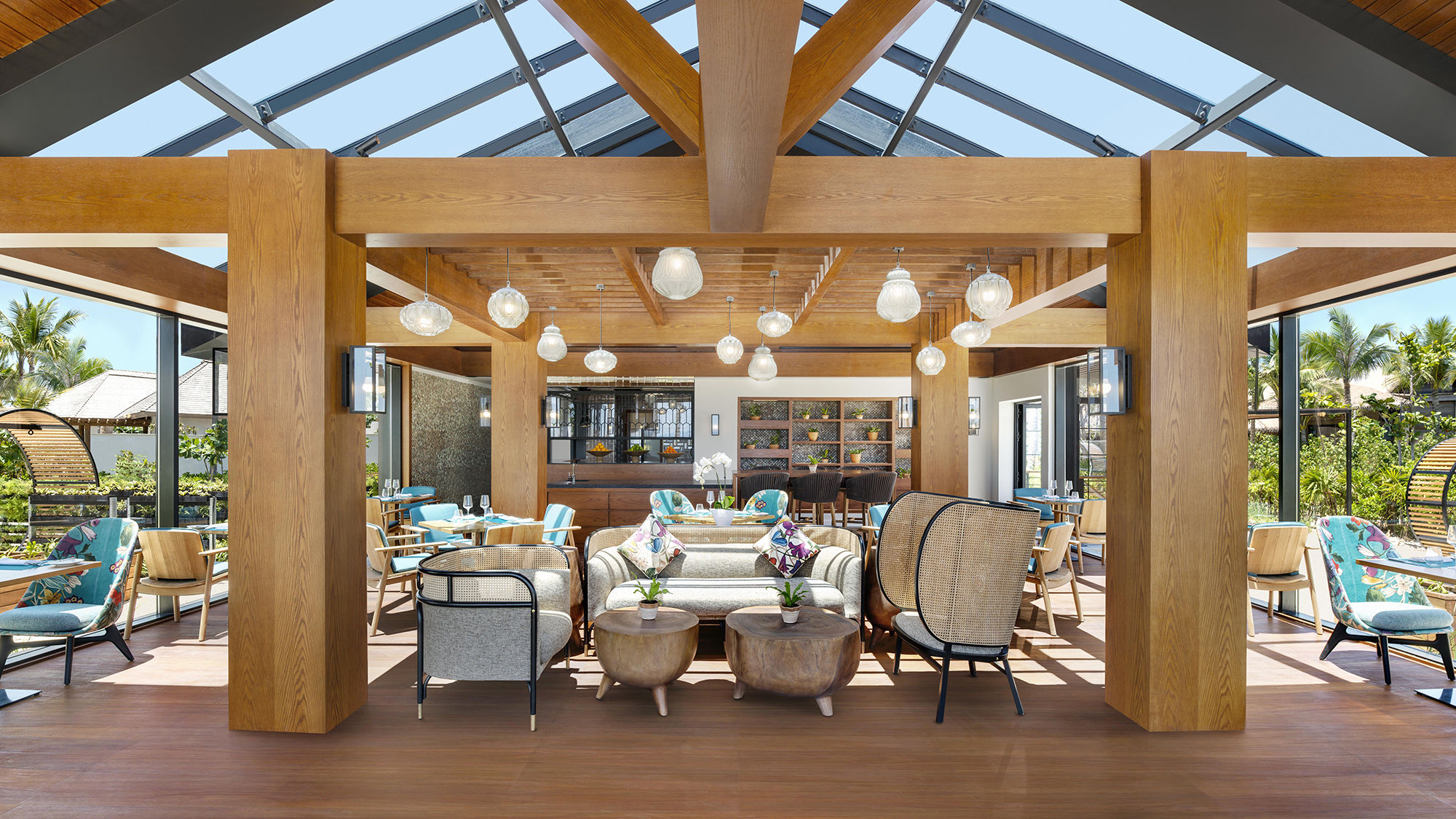 Waldorf Astoria resort opens in Maldives
