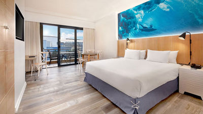A guestroom at the Protea Hotel Fire & Ice by Marriott Durban Umhlanga Ridge.