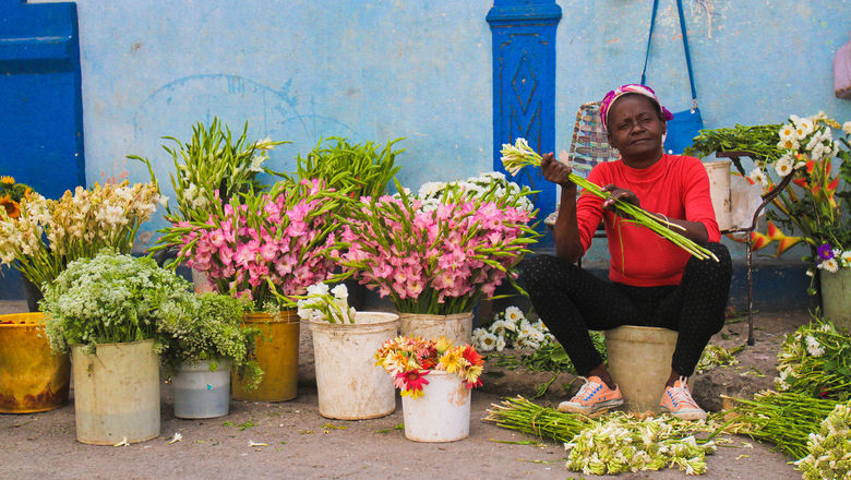 A flower vendor in Havana.