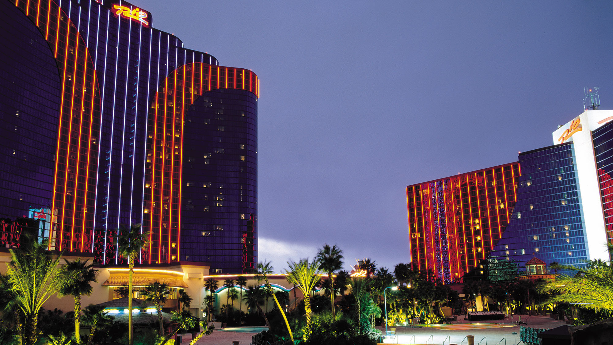 Caesars selling Rio but will continue to operate the hotel