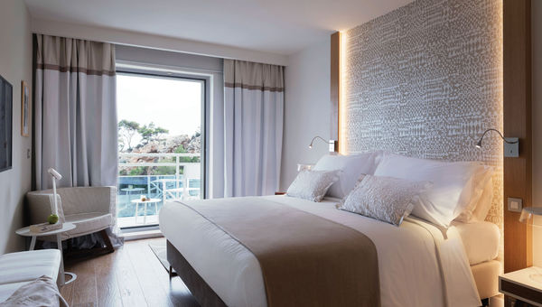 A newly renovated guestroom at the Hotel Bellevue. A newly renovated guestroom at the Hotel Bellevue.