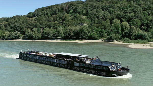 The A on the Danube in September. The A on the Danube in September.