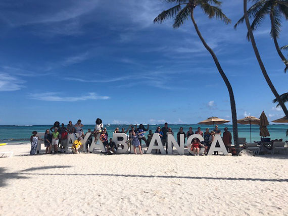 Mutual admiration on a fam to the Dominican Republic