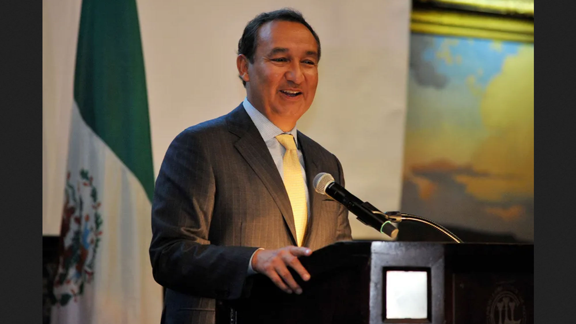 Oscar Munoz has been credited with improving company culture.