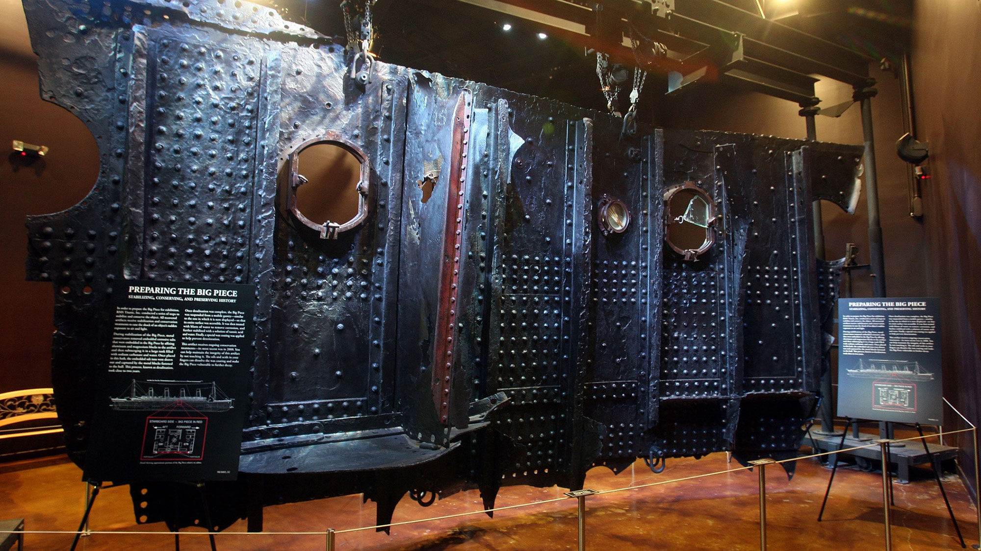A 15-ton section of the Titanic's starboard hull, called the "Big Piece," is on display.