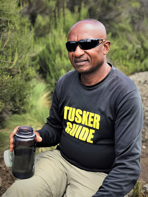 Assistant guide Pastori Minja. Assistant guide Pastori Minja.