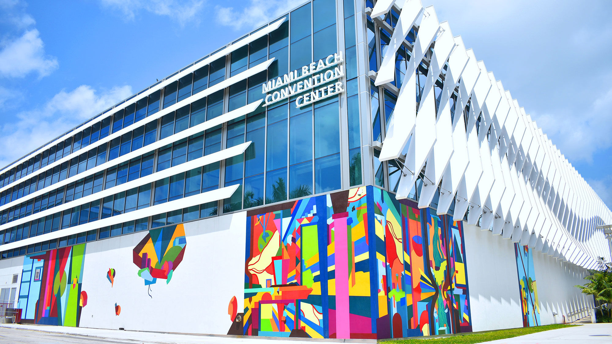 The 1.4 million-square-foot Miami Beach Convention Center expects to be open as a 450-bed field hospital for Covid-19 patients as soon as April 21.