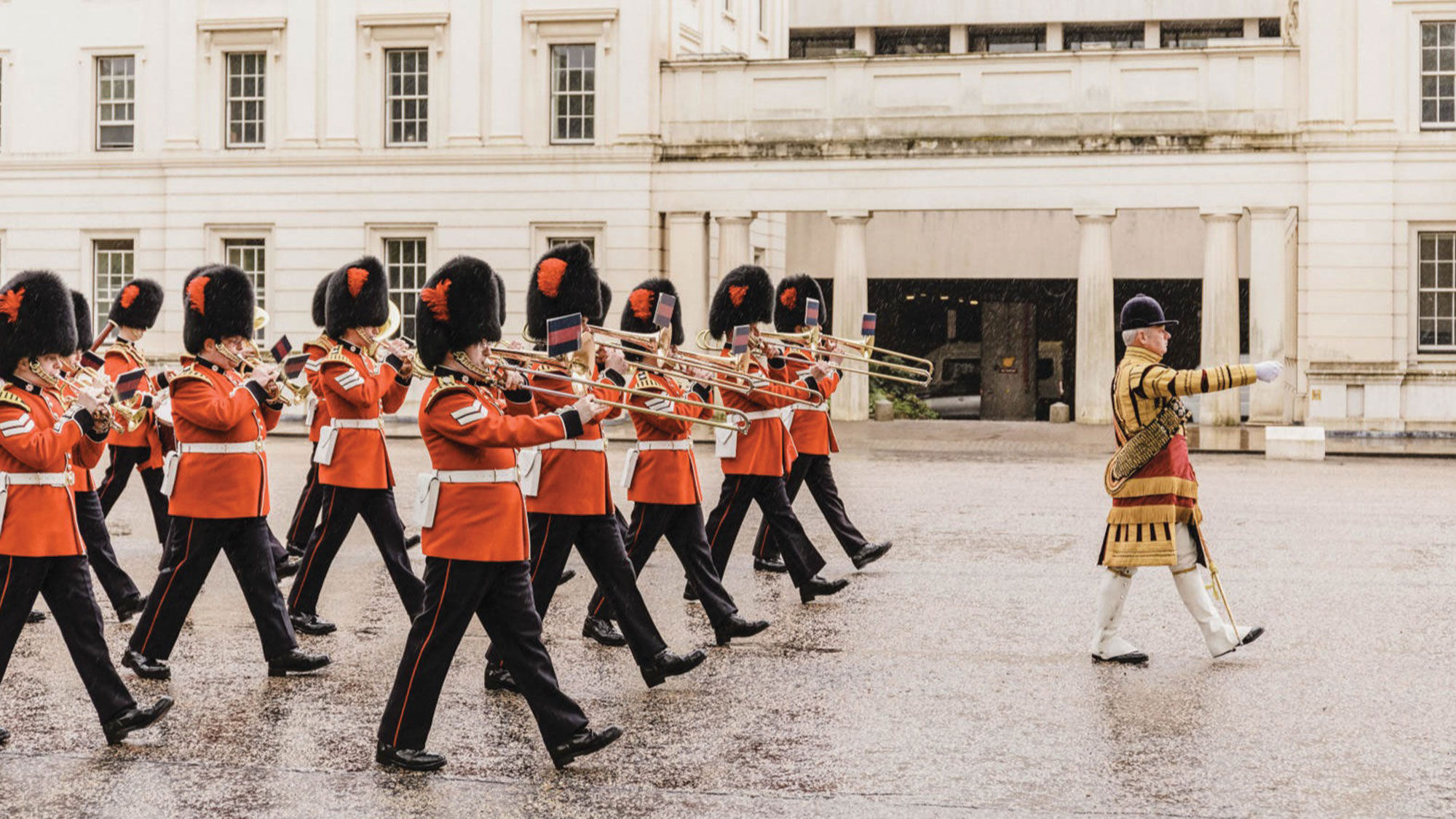 One of Walks’ virtual tours explores the changing of the guard at Buckingham Palace.