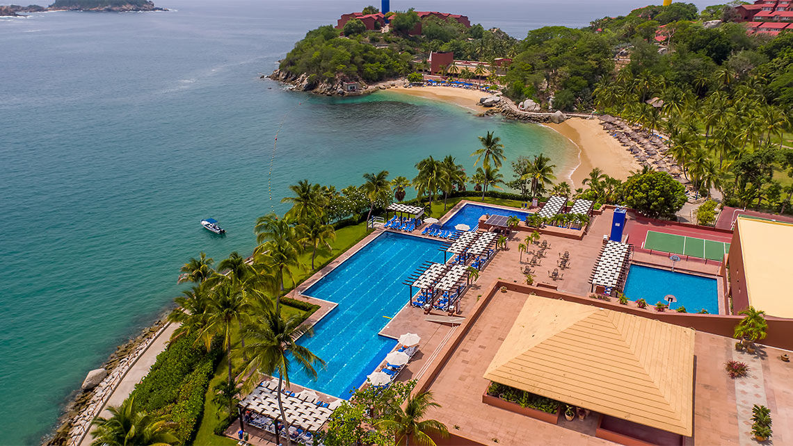 Las Brisas Huatulco on the Oaxaca coast features three pools and four beaches.