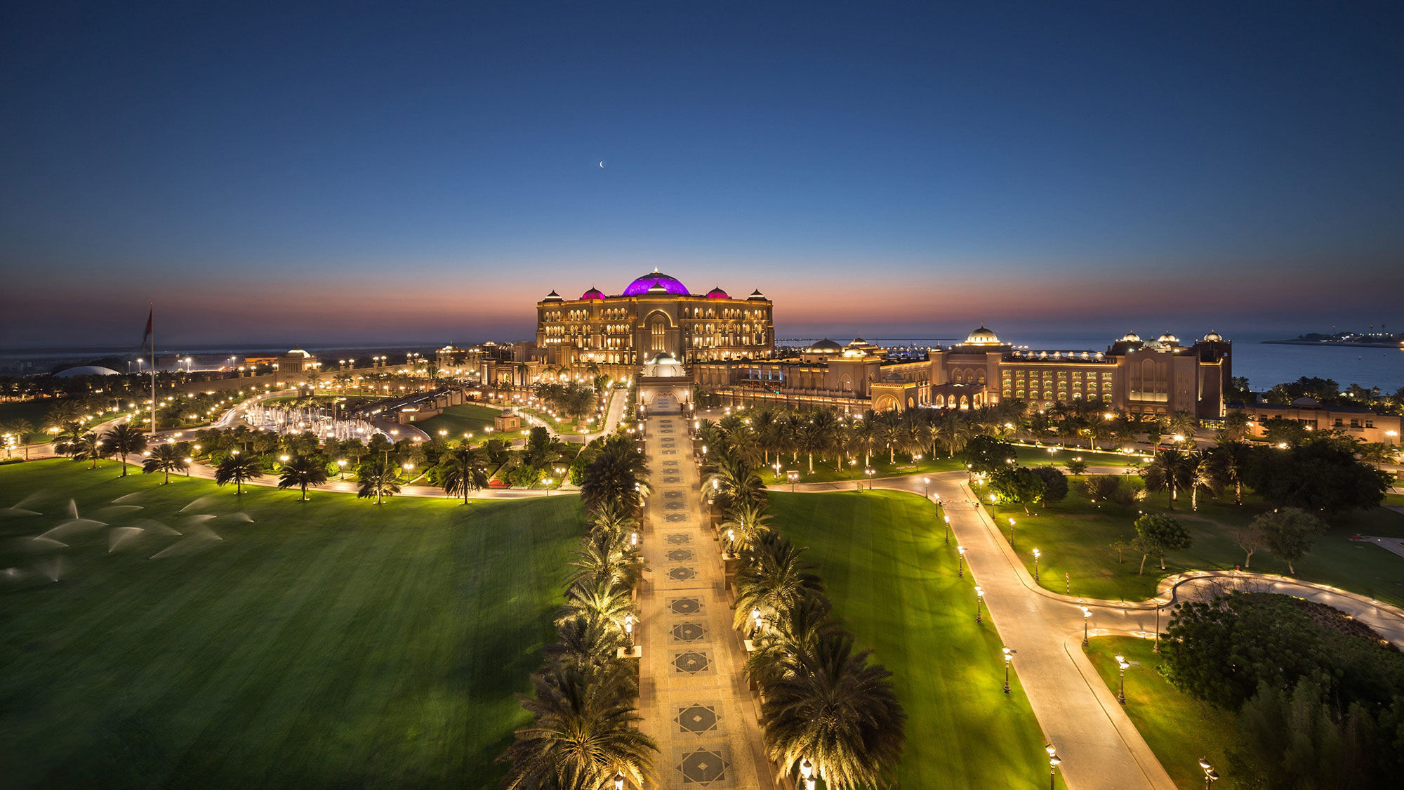 The Emirates Palace hotel, part of the Mandarin Oriental group, will be the first hotel to receive certification for its kosher kitchen.
