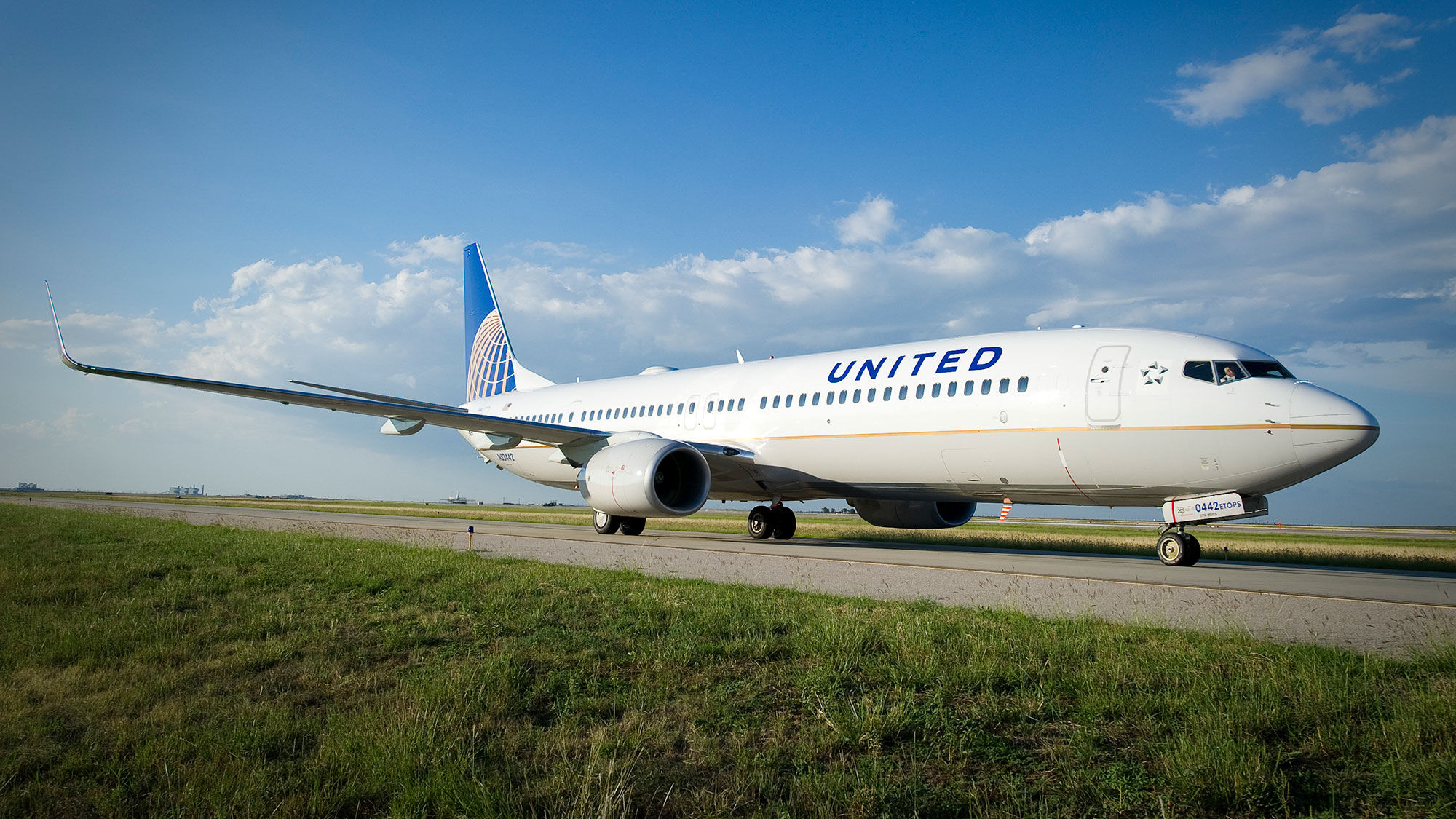 CEO Scott Kirby told United staff that requiring that they take the vaccine is the best way for the company to ensure not only their safety but the safety of customers.