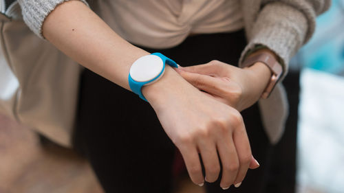 The Tracelet, a contact-tracing bracelet that all Quantum of the Seas passengers and crew are required to wear. The Tracelet, a contact-tracing bracelet that all Quantum of the Seas passengers and crew are required to wear.