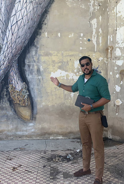 Aruba Art Fair founder Tito Bolivar offers tours of San Nicolas and its murals, created by artists from around the world. Aruba Art Fair founder Tito Bolivar offers tours of San Nicolas and its murals, created by artists from around the world.