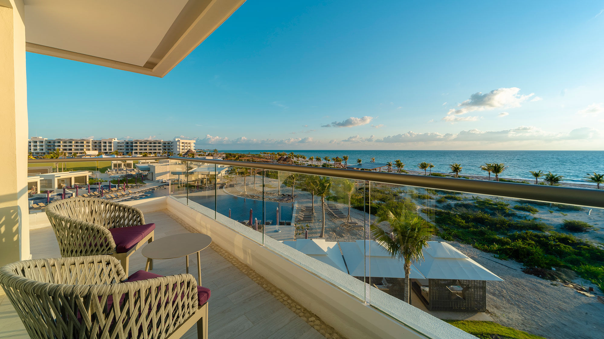 The Planet Hollywood Beach Resort Cancun has made its debut.