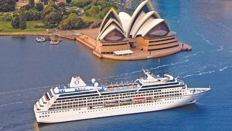 The Oceania Insignia in Sydney Harbor.