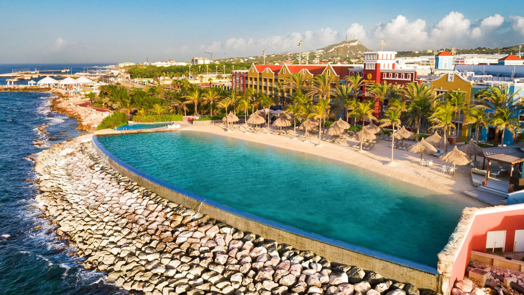 Renaissance resort on Curacao reopened