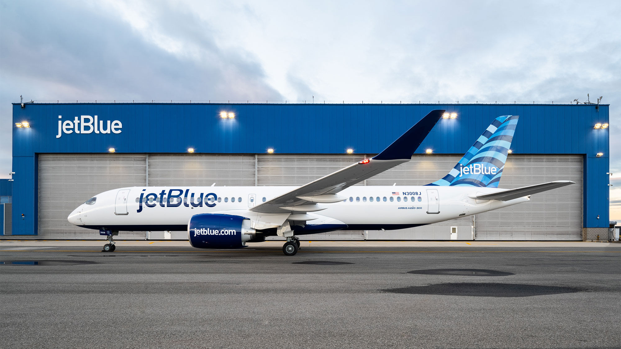 JetBlue says the Airbus A220-300 has 30% better operational efficiency than the Embraer E190s it is replacing,