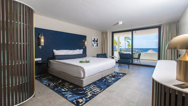 The Corendon Mangrove Beach Resort has 399 guestrooms. The Corendon Mangrove Beach Resort has 399 guestrooms.