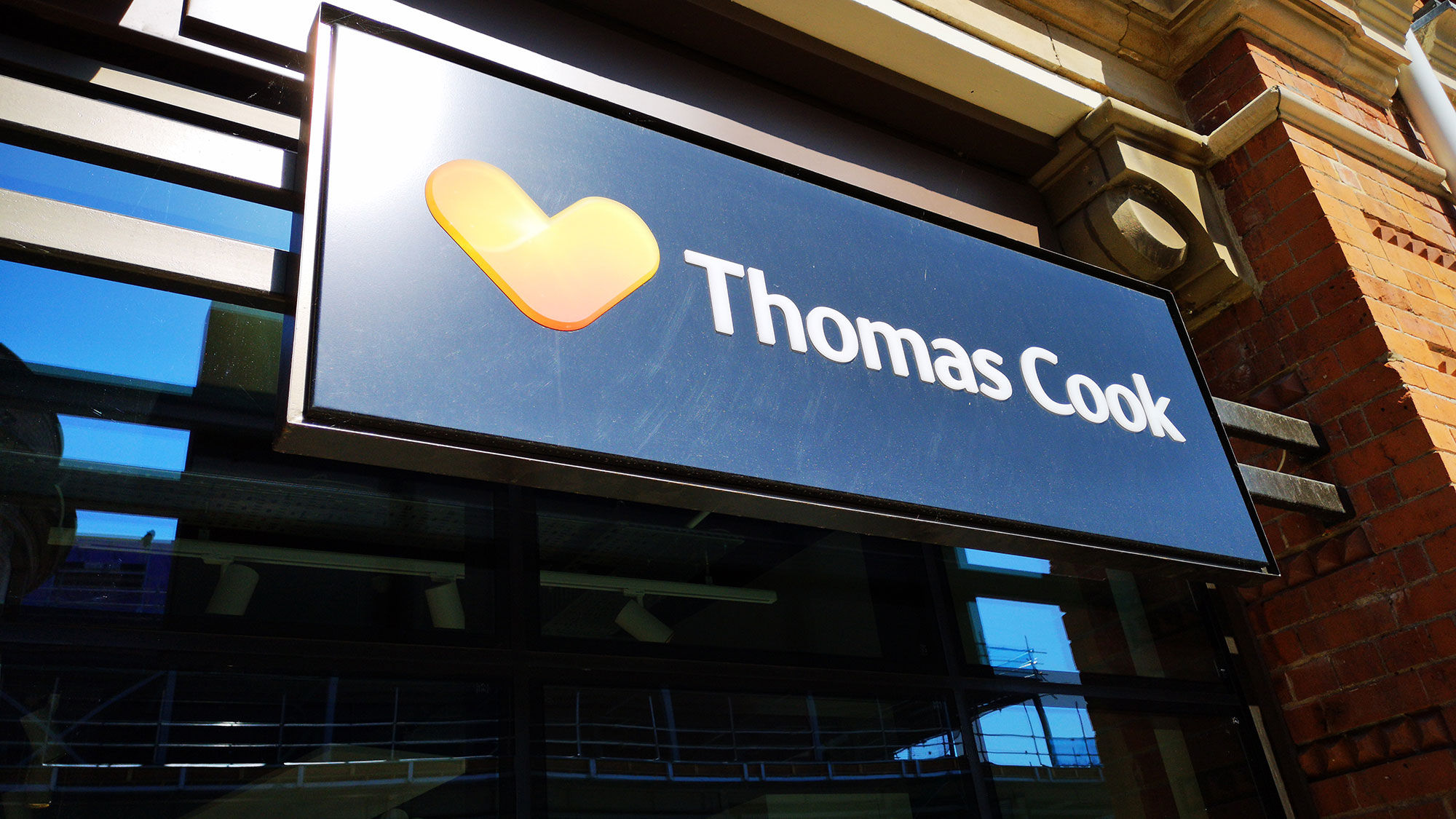 Thomas Cook seeks funding to keep company afloat