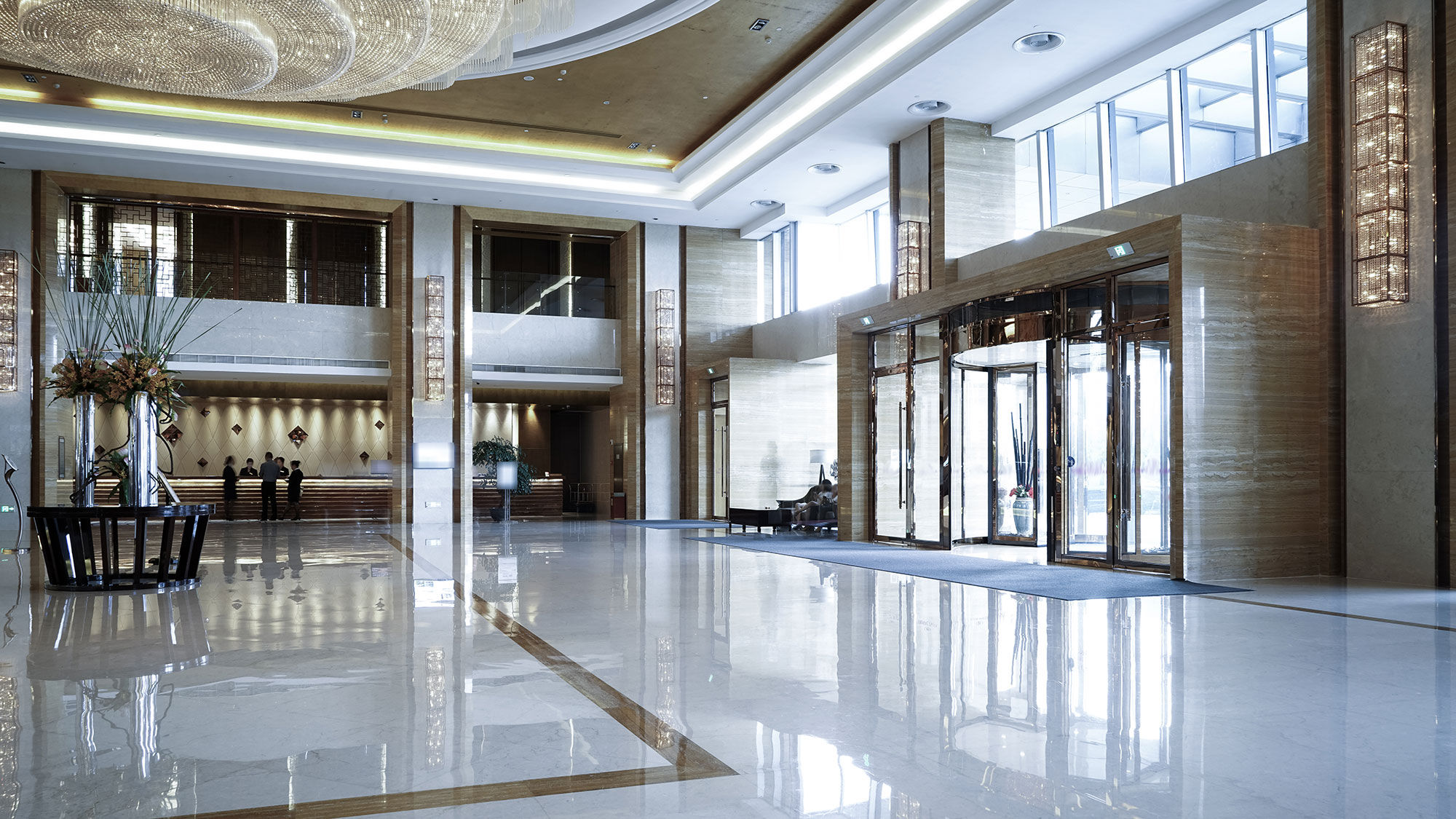 Hotel industry requests aid amid mass layoffs
