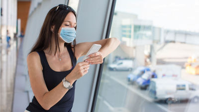 Travel groups want the federal government to lift the mask mandate for public transportation.