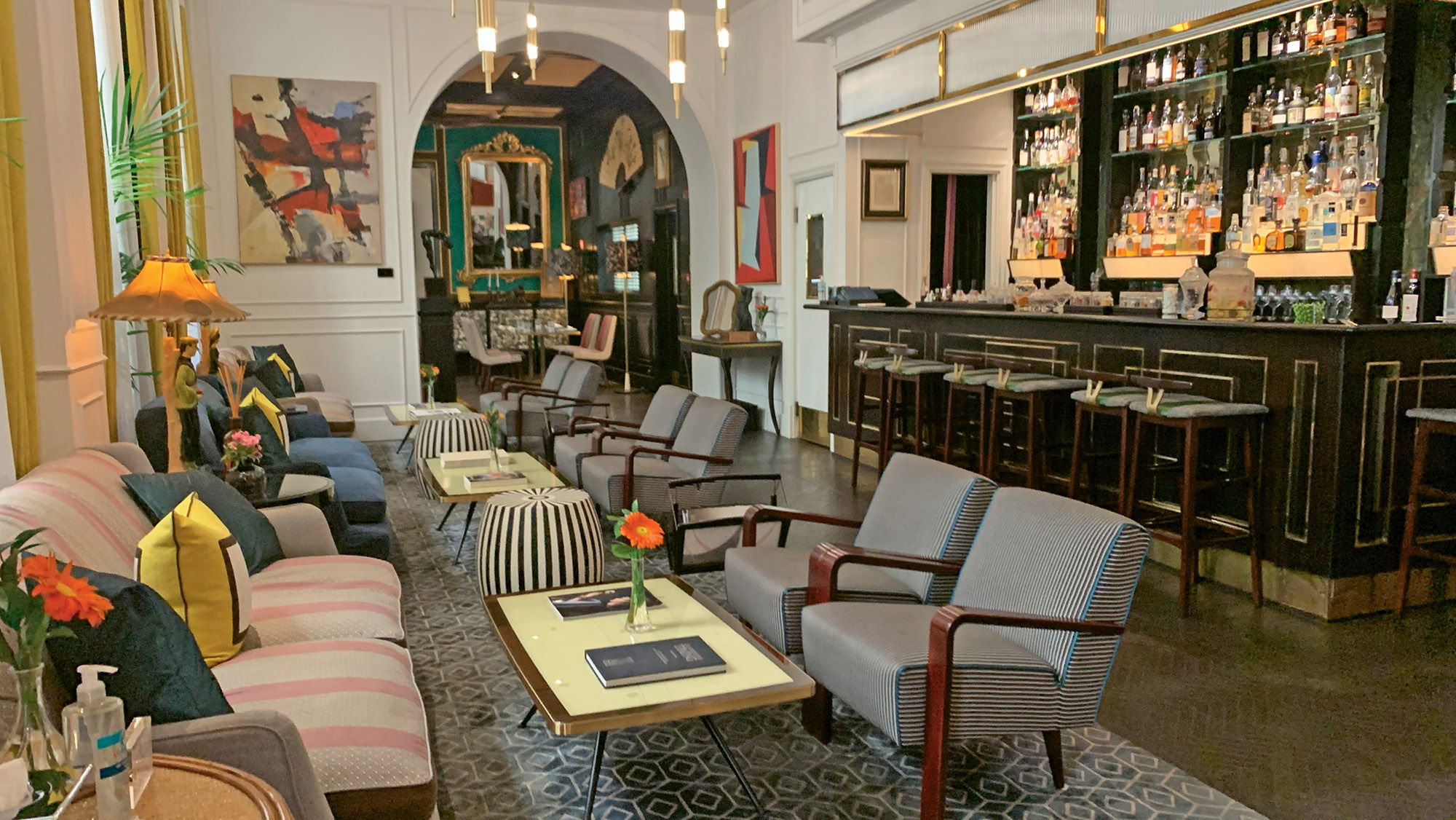 The bar at the Hotel Vilon's Adelaide Ristorante & Salotto.