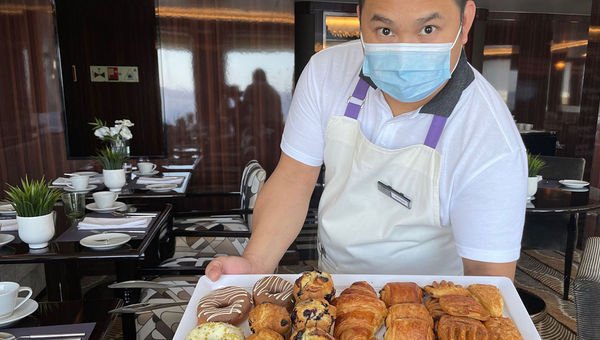 Pastries presented tableside on the World Navigator. Pastries presented tableside on the World Navigator.