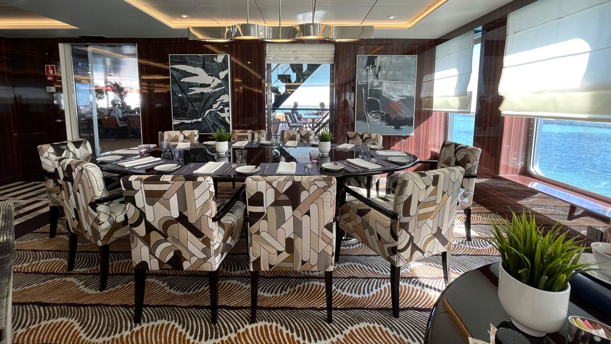 The World Navigator's main restaurant, Porto, has al fresco and indoor seating.