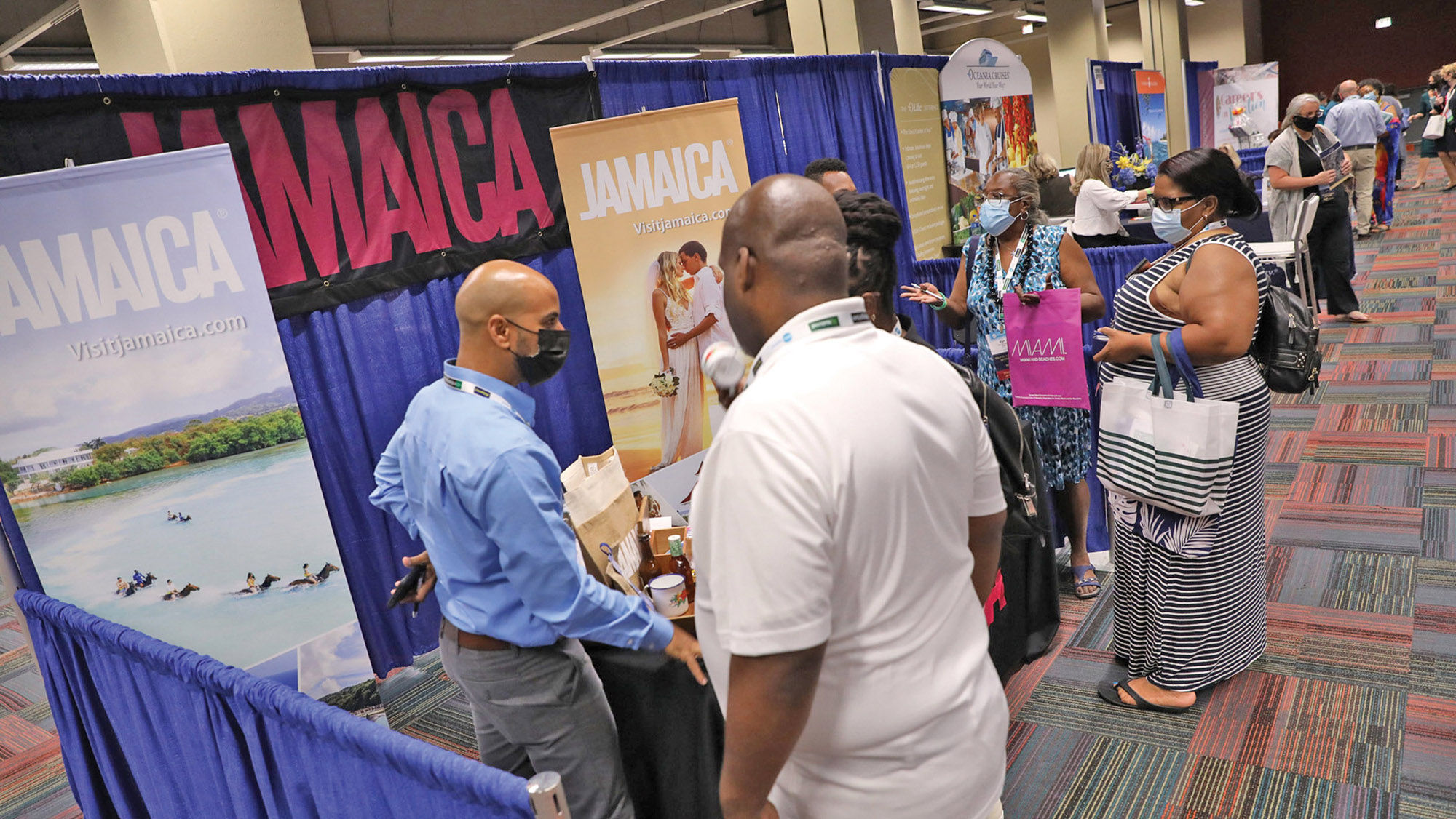 ASTA Global Convention delegates on the trade show floor at the 2021 conference, which was held live in Chicago.