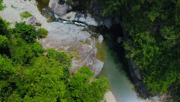 La Charca Aqua near Ponce is the perfect spot for a river swim. La Charca Aqua near Ponce is the perfect spot for a river swim.