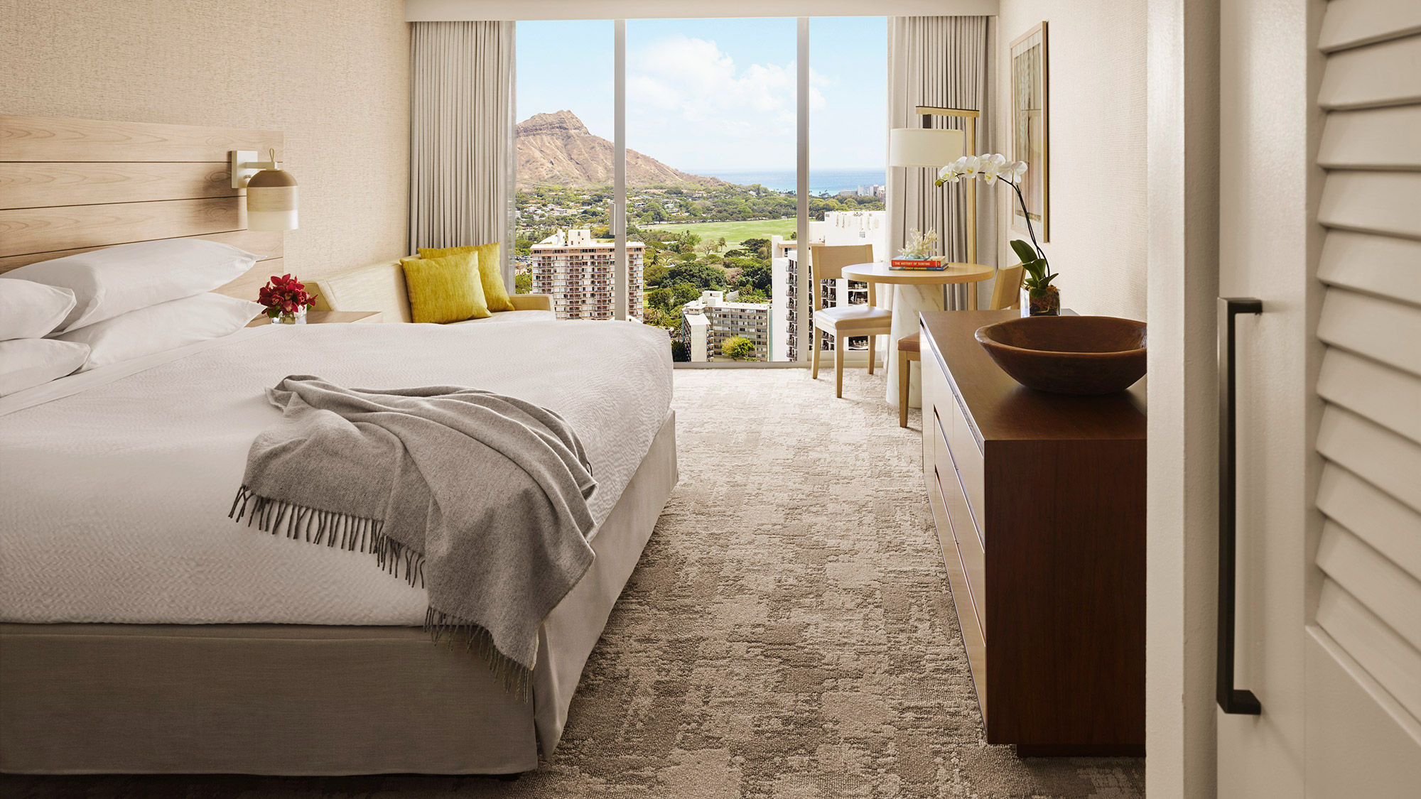 A Diamond Head oceanview king room at the Alohilani Resort Waikiki Beach.