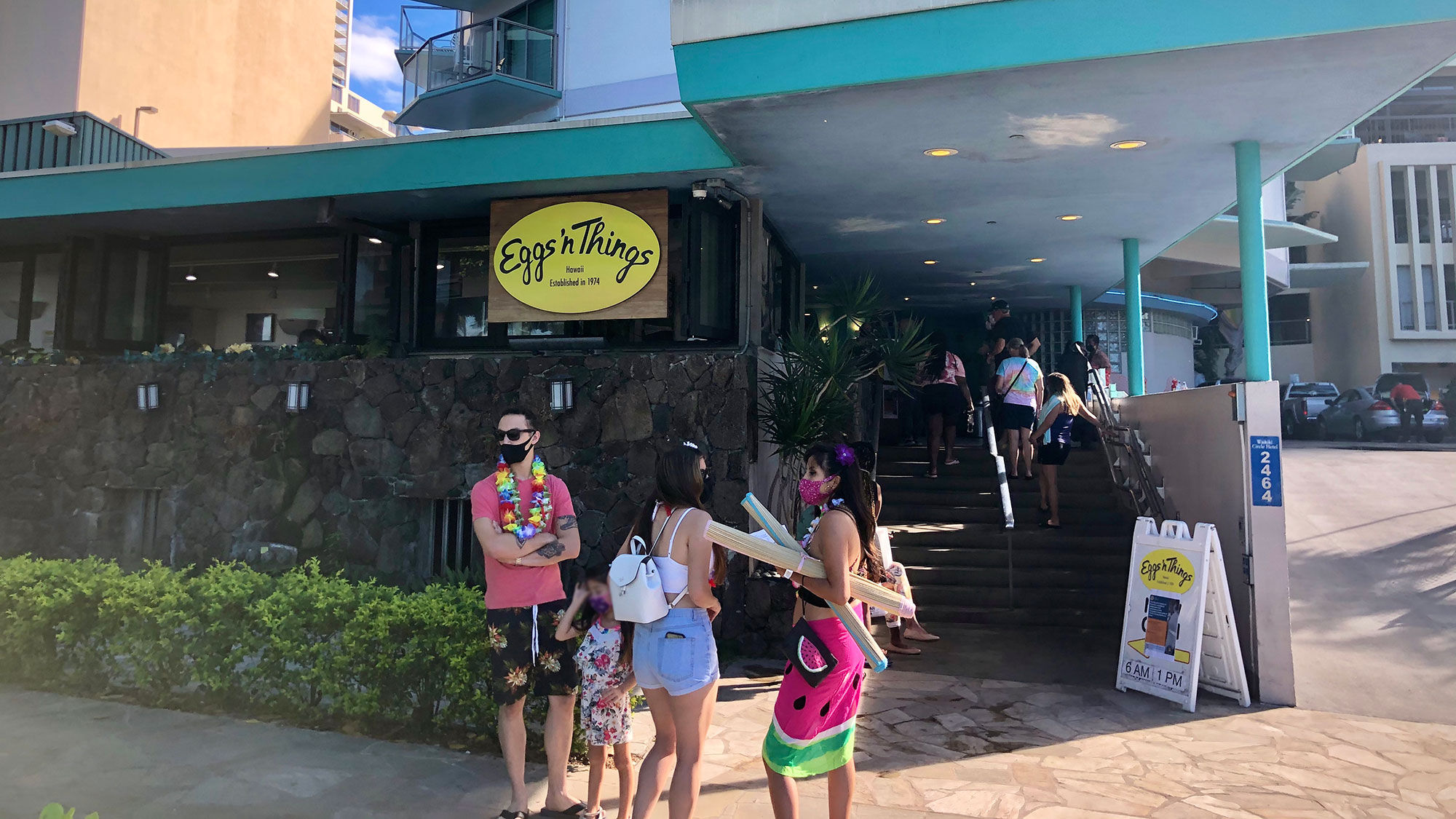 The entrance to Eggs 'n Things, a breakfast spot on Kalakaua Avenue.
