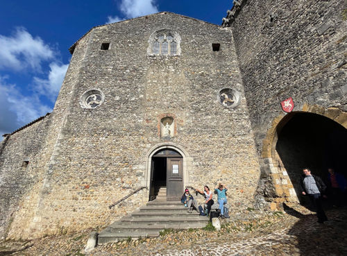 There is an optional tour to the medieval town of Perouges, France, on offer. There is an optional tour to the medieval town of Perouges, France, on offer.