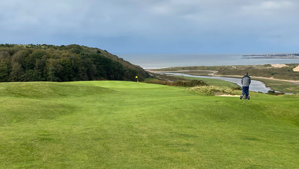 The second hole at Southerndown features a dangerous approach and broad views of the Bristol Channel. The second hole at Southerndown features a dangerous approach and broad views of the Bristol Channel.