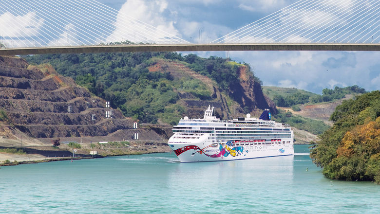 The Norwegian Jewel sailing the Panama Canal.