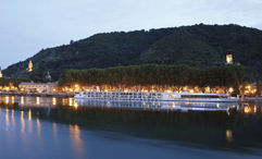 The plaintiffs argued that Scenic did not deliver the luxury services it had advertised and that they had paid for.