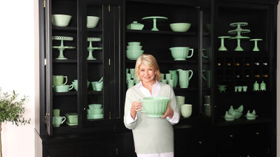 Martha Stewart is teaming with a number of marquee brands to bring a farm-to-table restaurant concept to Paris Las Vegas this spring.