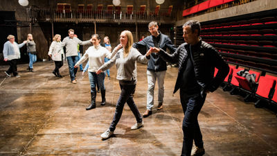 The Royal Shakespeare Company will host workshops on the QM2.